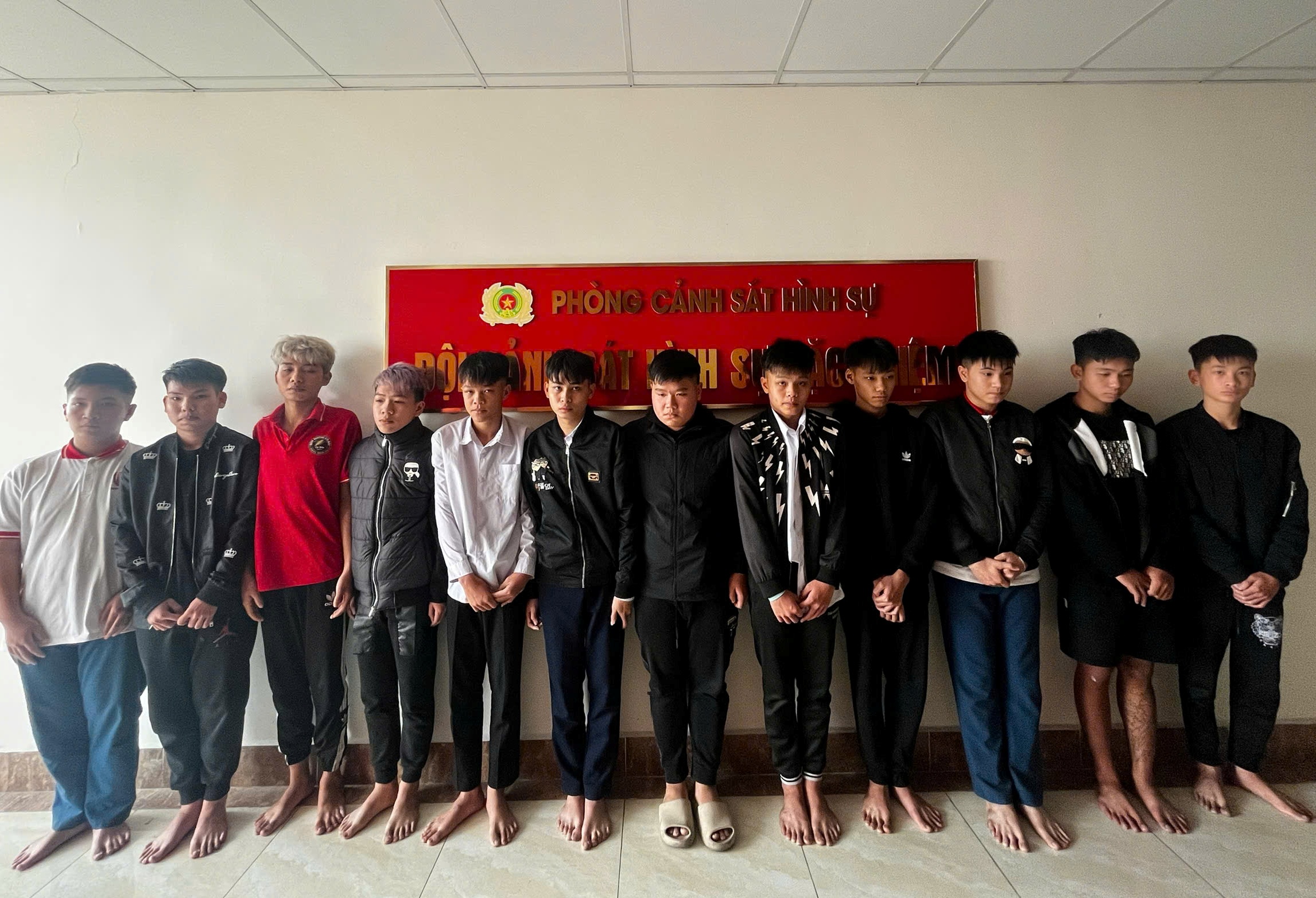 Lực lượng HP22 Công an thành phố: Phát hiện 02 trường hợp có dấu hiệu vi phạm và 14 đối tượng gây rối trật tự công cộng